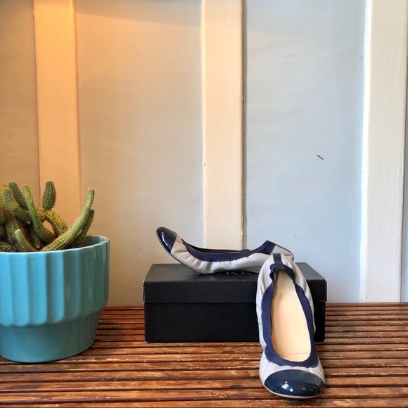 🚨 Price Reduced 🚨 J. Crew Navy/Grey Ballet Flats - Picture 1 of 8